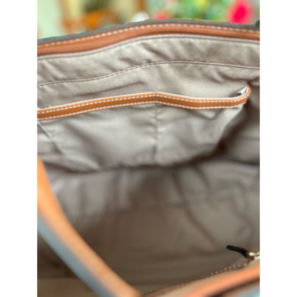 London Fog Black and Tan Tote Bag - Picture 6 of 6